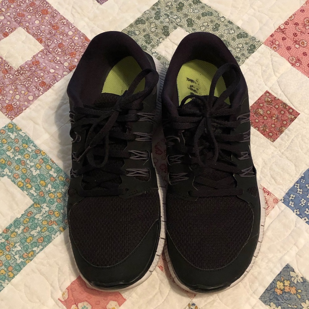 Nike tennis shoes